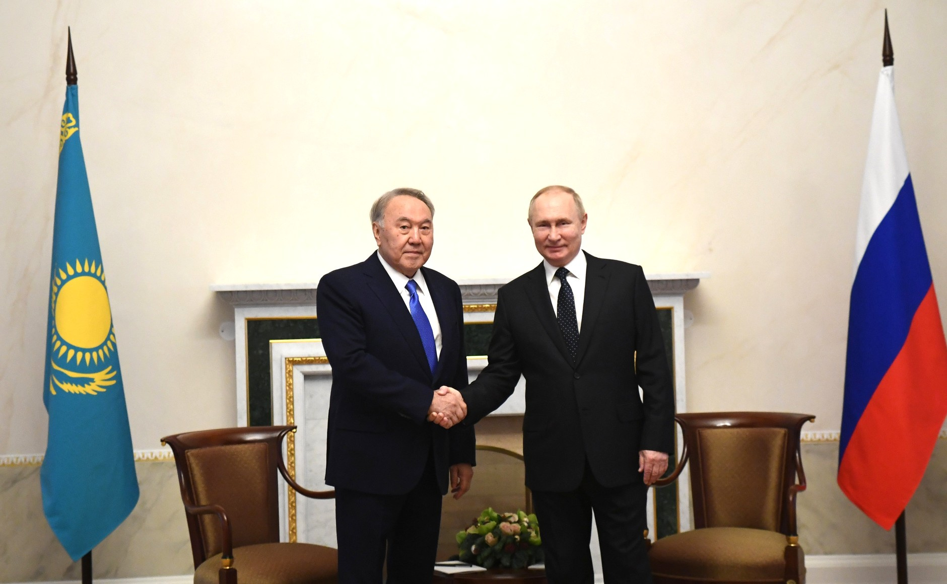 Встреча Владимира Путина с первым президентом Республики Казахстан — лидером нации Нурсултаном Назарбаевым. 28 декабря 2021 года, Санкт-Петербург.