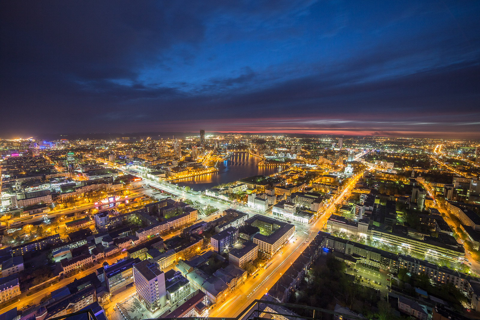 Екатеринбург, крупный мегаполис России, удивляет своим динамизмом, харизмой и активностью