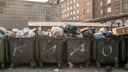 «Город начинает зарастать мусором». Второй день забастовки мусорщиков пошел в Новосибирске