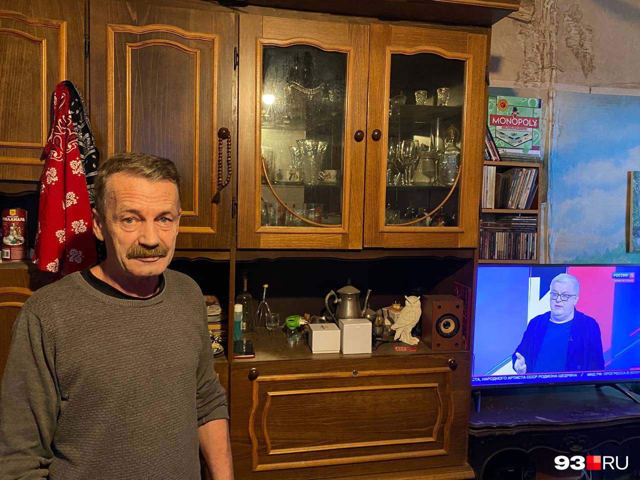 Один из местных жильцов, Иван Кунаков, прошел горячие точки, где работал сварщиком