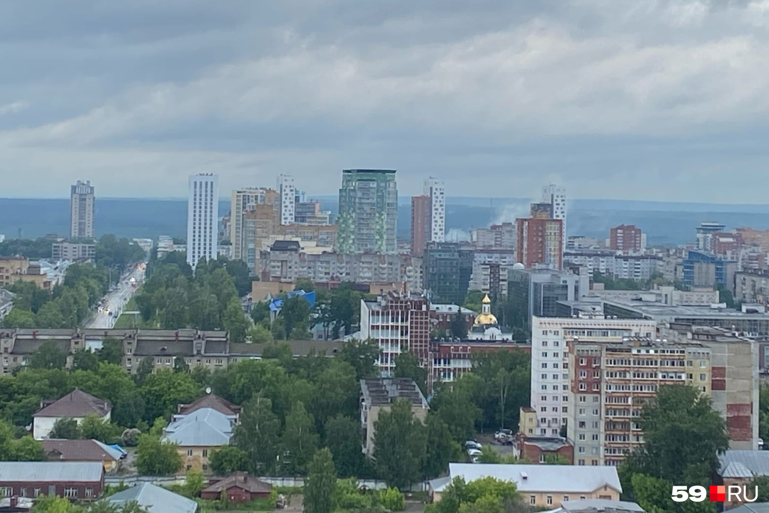 Пермь ру. Пермская Эспланада. Самый высокий дом в Перми. ТЦ Эспланада Пермь. Здания холмы в Перми.