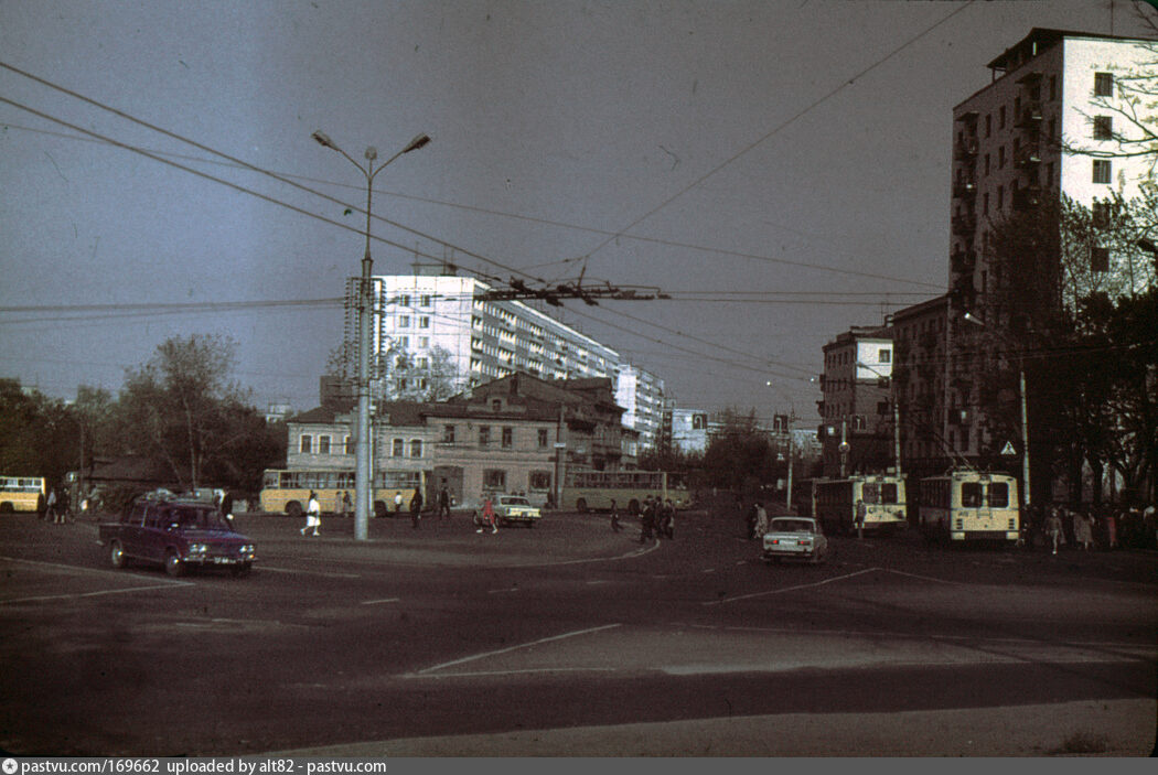 Площадь Свободы, 1982 Площадь Свободы, 1982