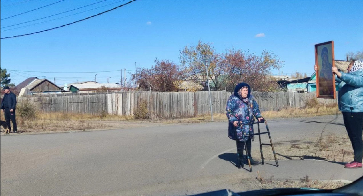 90-летняя бабуля из Борзи только накануне узнала, что ее внук воюет на Украине