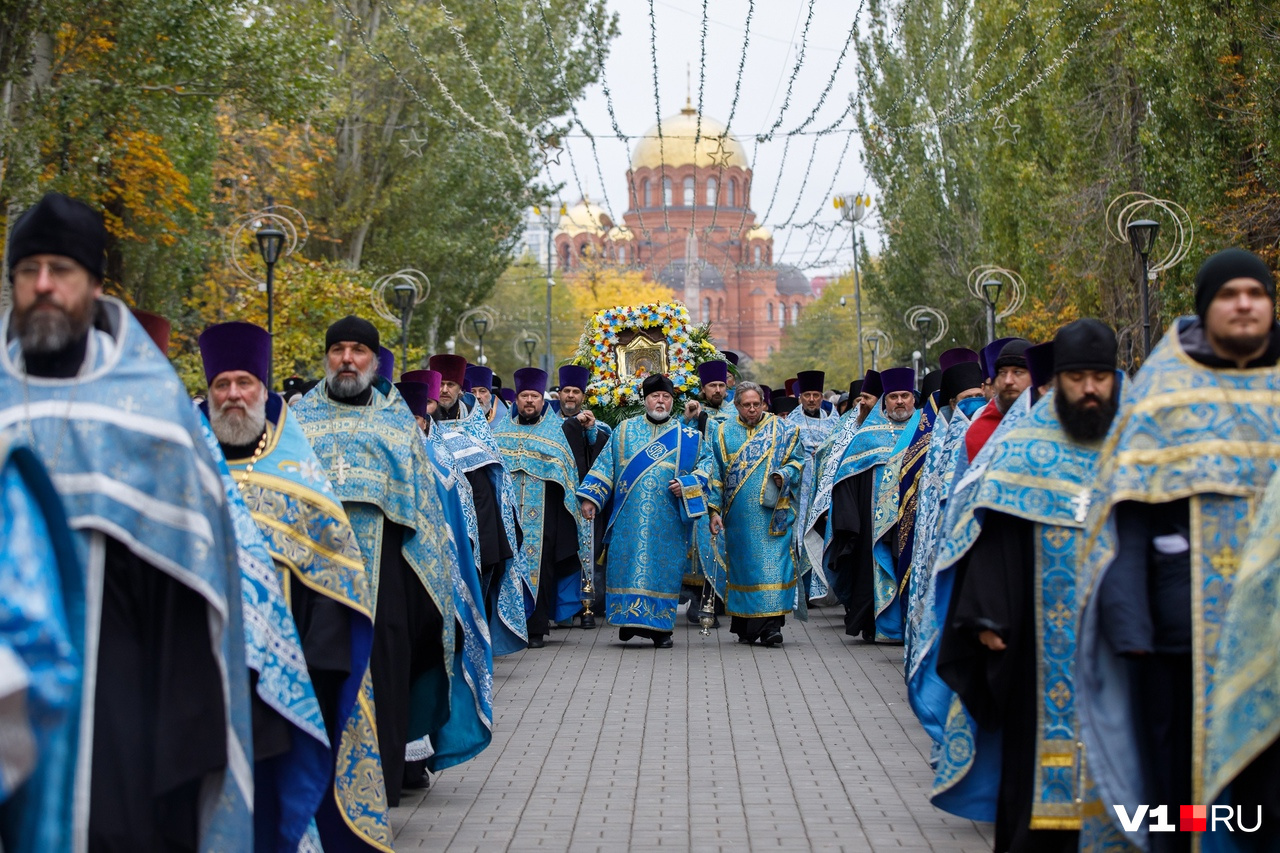 4 ноября волгоград мероприятия. Крестный ход в день народного единства. Крестный ход в Волгограде сегодня. День народного единства Волгоград. День народного единства отпраздновали в Котельниках.