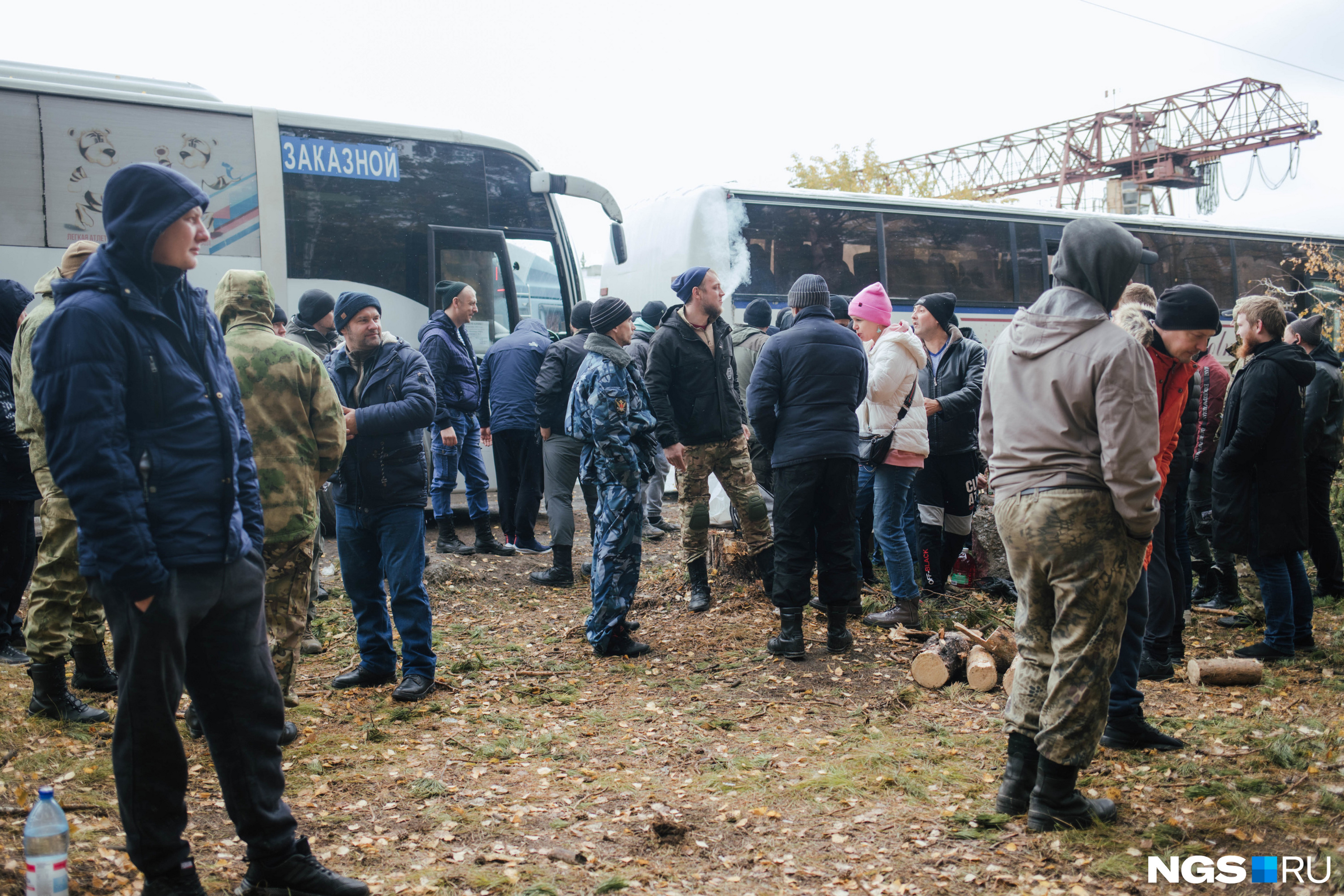 Из почти трех десятков опрошенных мужчин лично в руки, под подпись повестку получили всего трое Из почти трех десятков опрошенных мужчин лично в руки, под подпись повестку получили всего трое