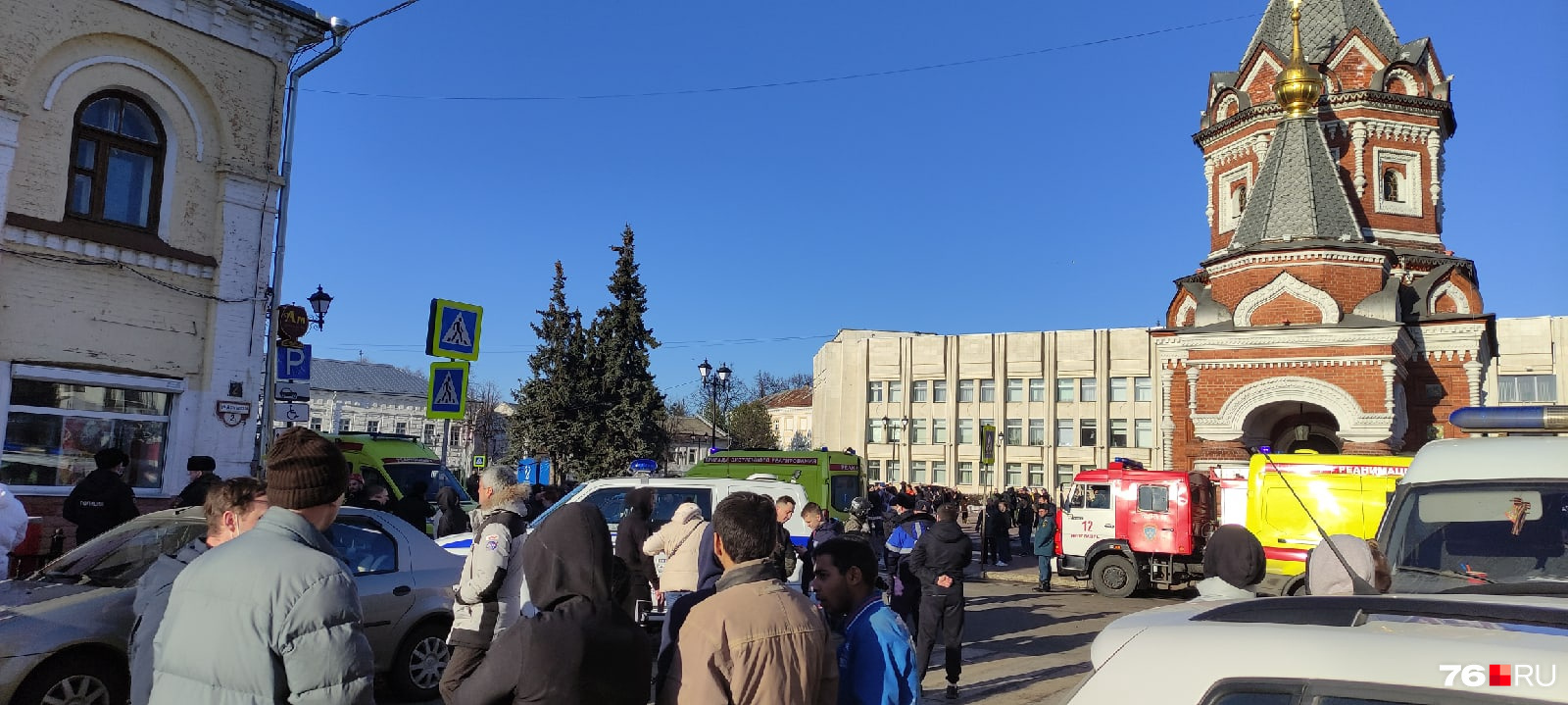 Сирена в ярославле сейчас. Андропова 21 Ярославль. В Ярославле обрушилось здание. Здания в Ярославле центр аварийные