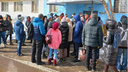 В Самаре несколько десятков человек пришли к подъезду, где якобы живет живодер