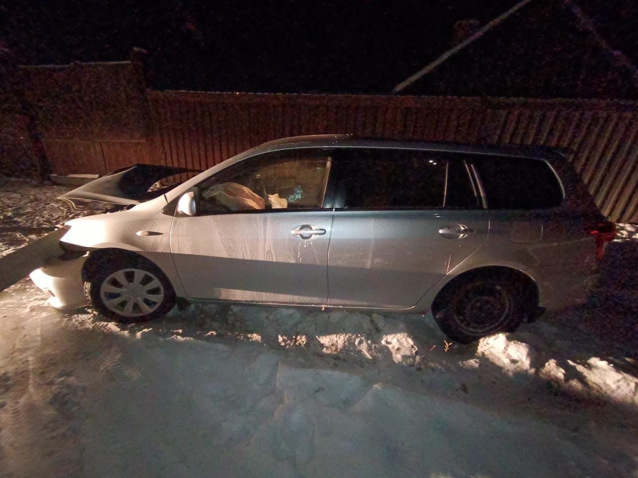 В Усть-Ордынском пьяный водитель врезался в опору ЛЭП