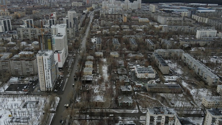 В мэрии Екатеринбурга показали, какие дома снесут на Эльмаше ради реновации