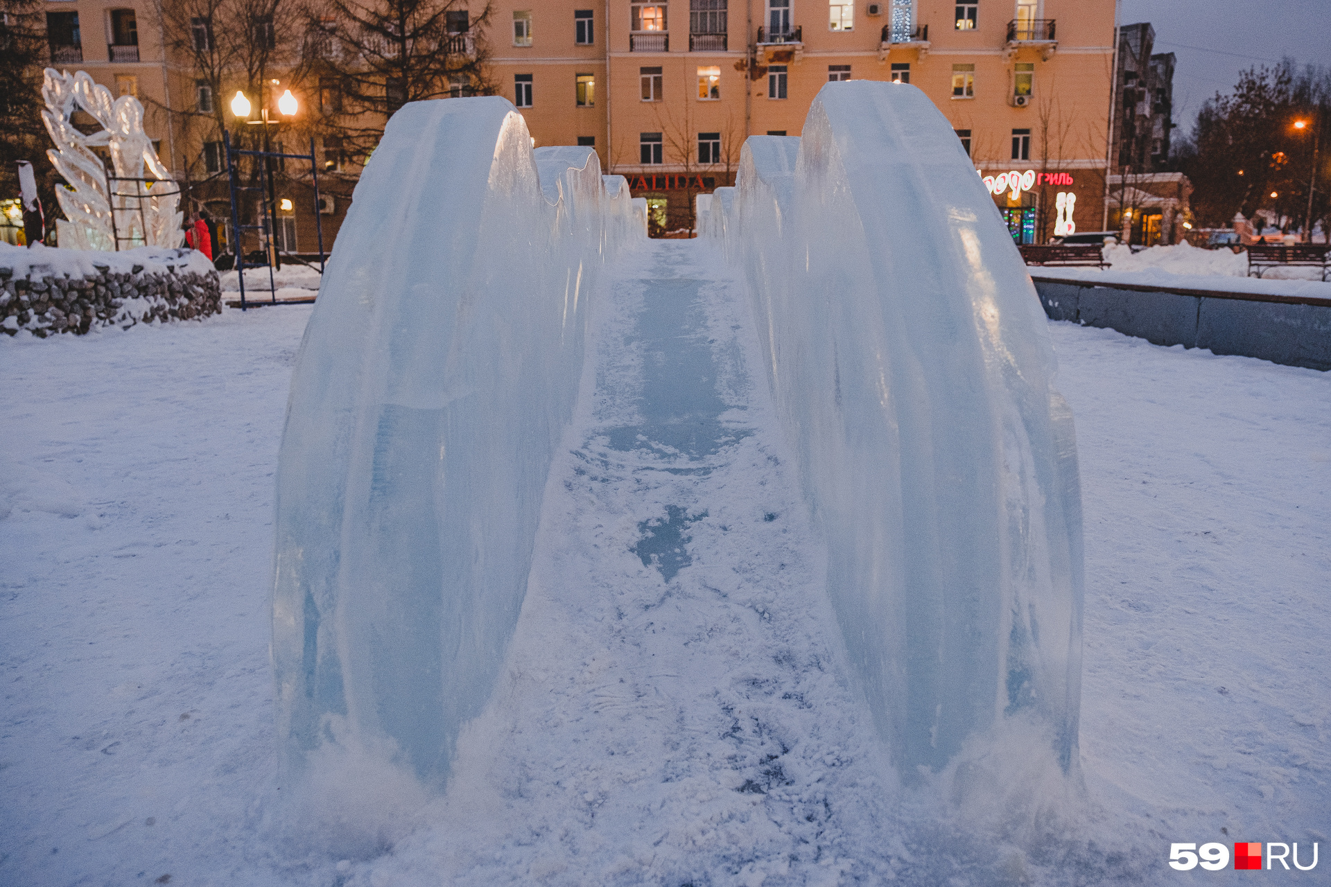 Ледяной какое число. Ледяная цифра 4. Ледяной какое число. Ледяные цифры. Залив северной америки, который называют "мешок со льдом".