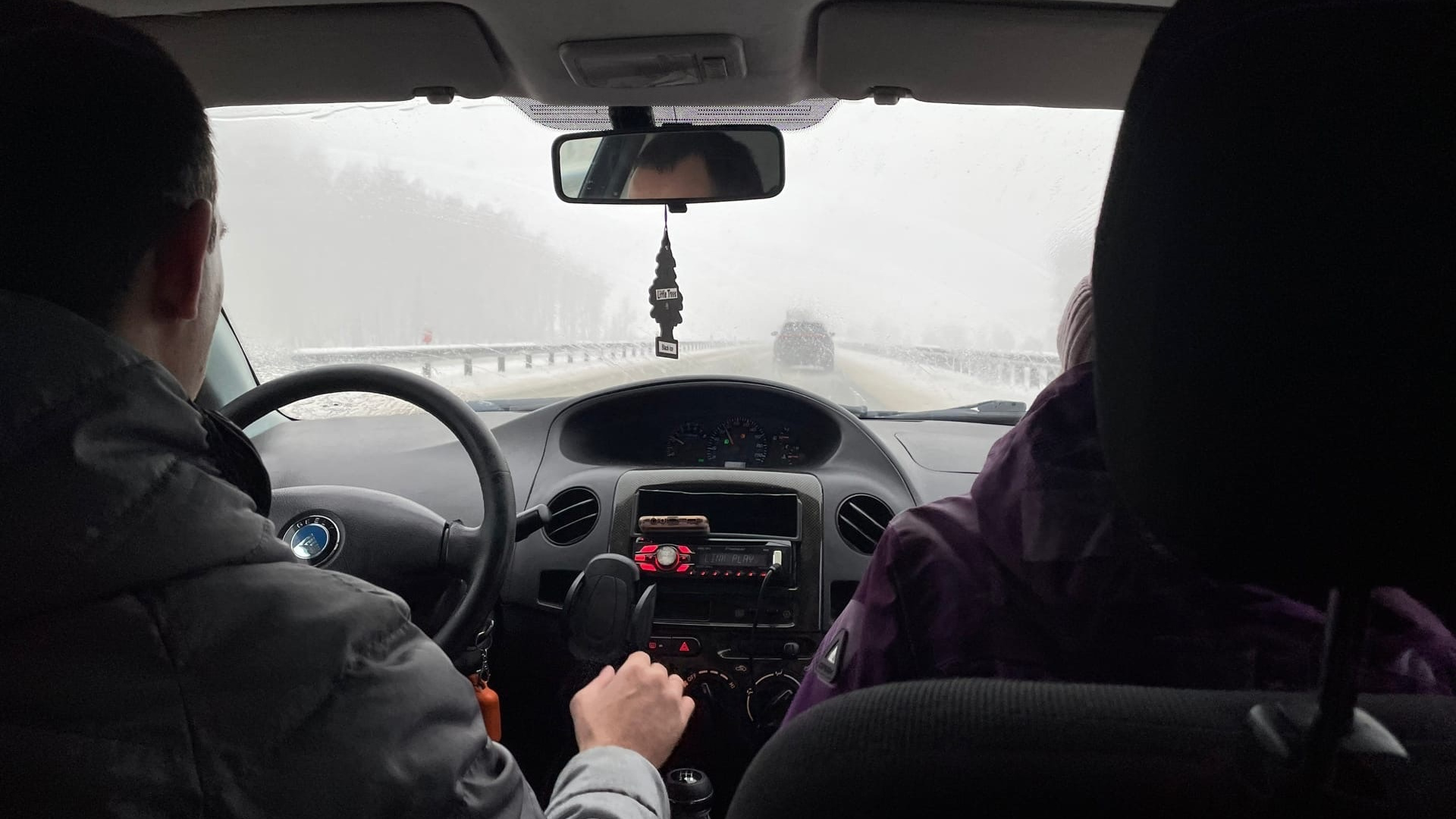 Водители сообщили о пробках на трассе М-5 в Челябинской области