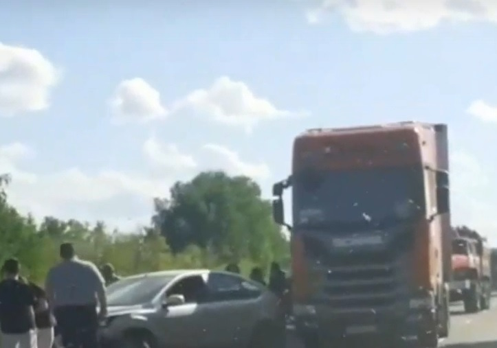 Из-за ДТП пришлось перекрывать трассу Из-за ДТП пришлось перекрывать трассу