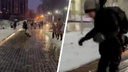 Появилось видео, как дети катятся в школу по ледяному тротуару на Пятой просеке