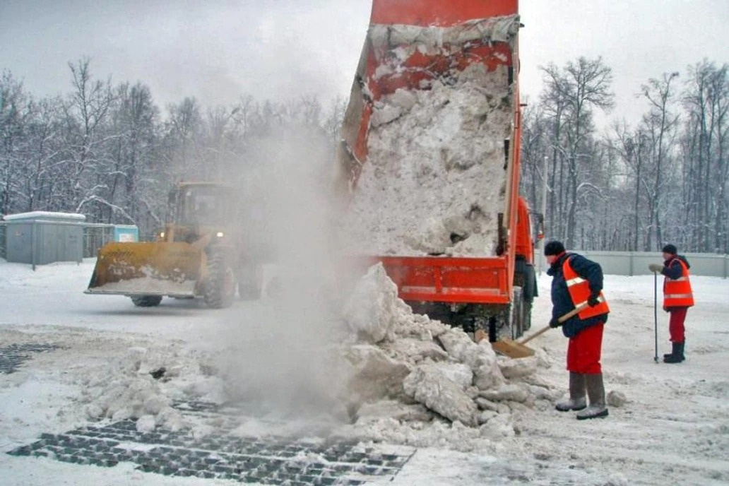 Снегоплавильня на Калинина, по словам мэрии, утилизирует до 2500 кубометров снега