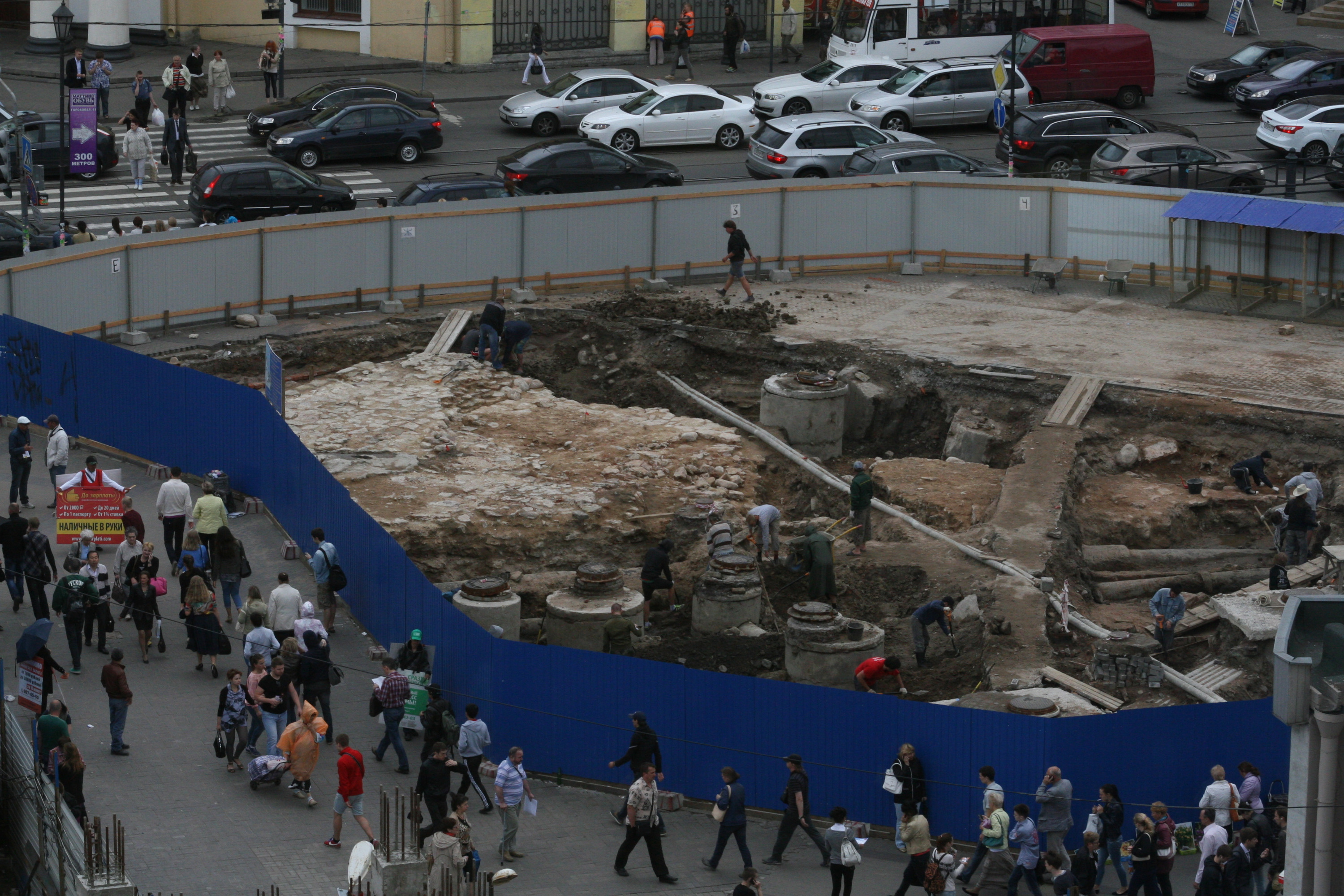 Раскопки на месте фундамента Спаса на Сенной, 2014 год