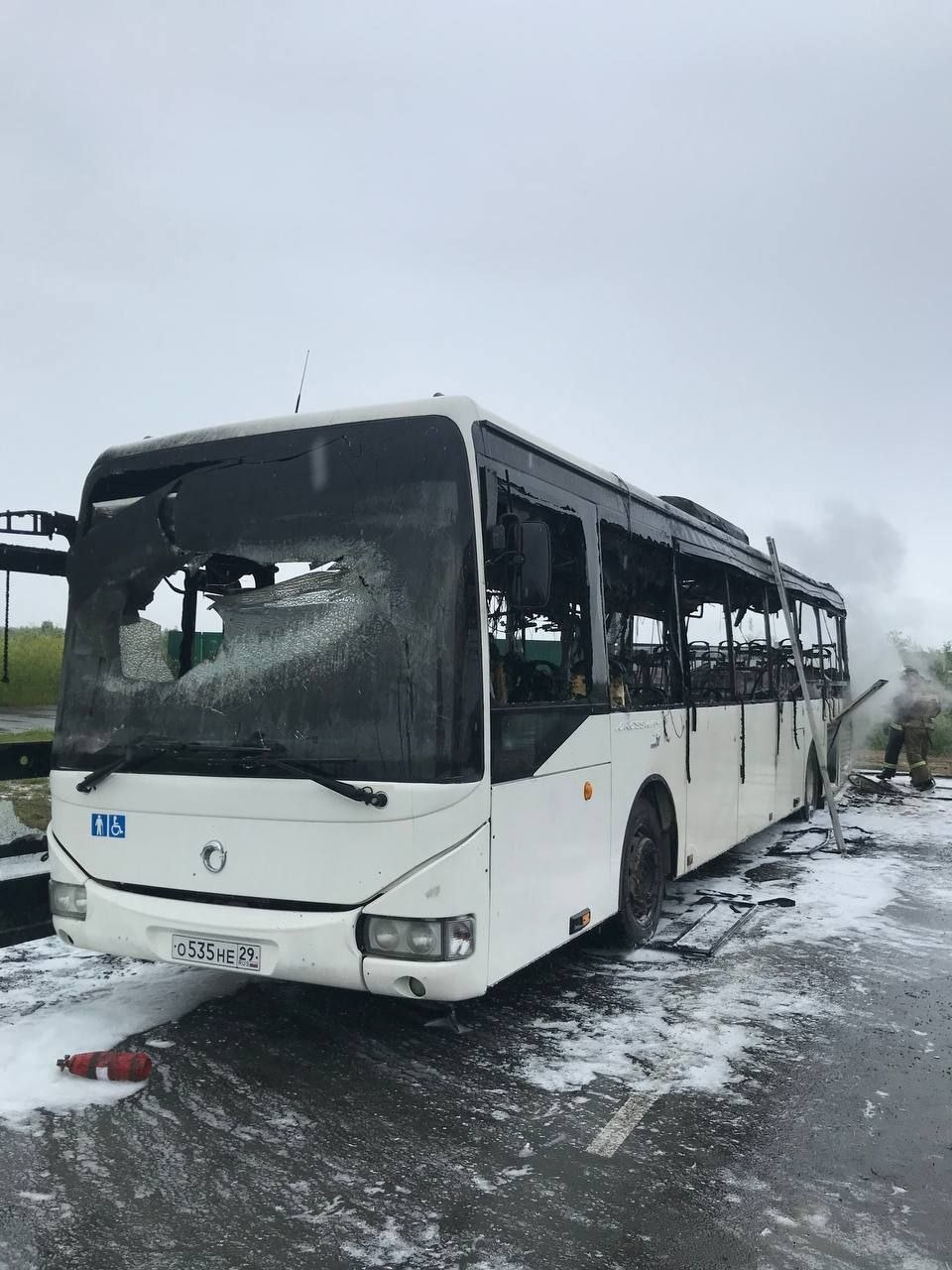 Возгорание произошло, когда автобус стоял на стоянке, пассажиров в нем не было