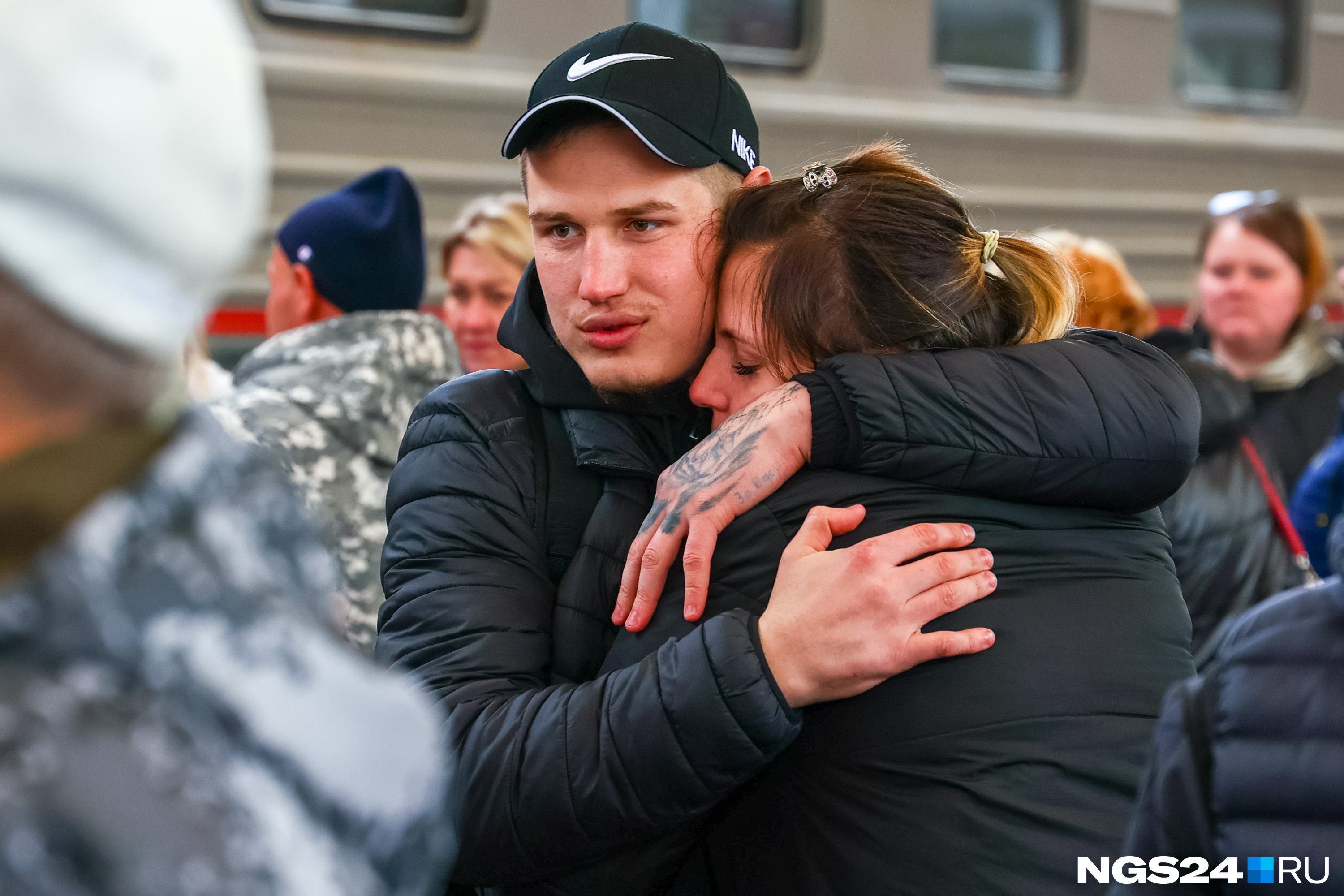 Сегодня заберу. Девушки на войне в Украине. Провожают на войну. Спецназовец прощается. Мобилизация в России.