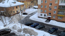 Остальное за ваш счет: в Ярославле коммунальщики завалили дворы грязным снегом с дорог
