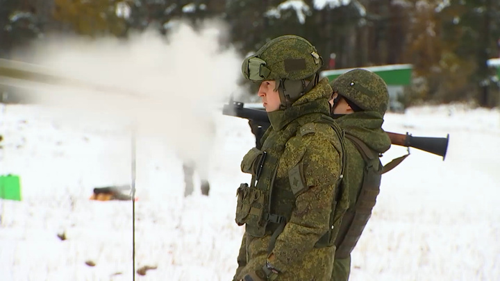 Военные впервые показали, как тренируют мобилизованных на Урале: видео