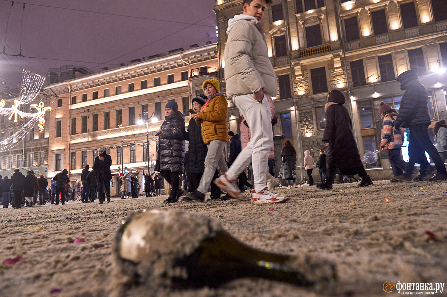 Петербург 10 дней. Петербург новый год. Питер новый год фото. Новый год в Питере. Салют на Дворцовой Сюиз квартиры.