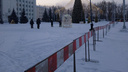 У главной елки Архангельска выставили ограждение и дежурит полиция: в чем дело