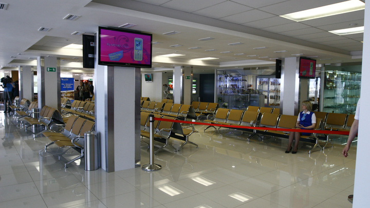В Югре жителям запретили длительное время находиться в аэропортах без надобности