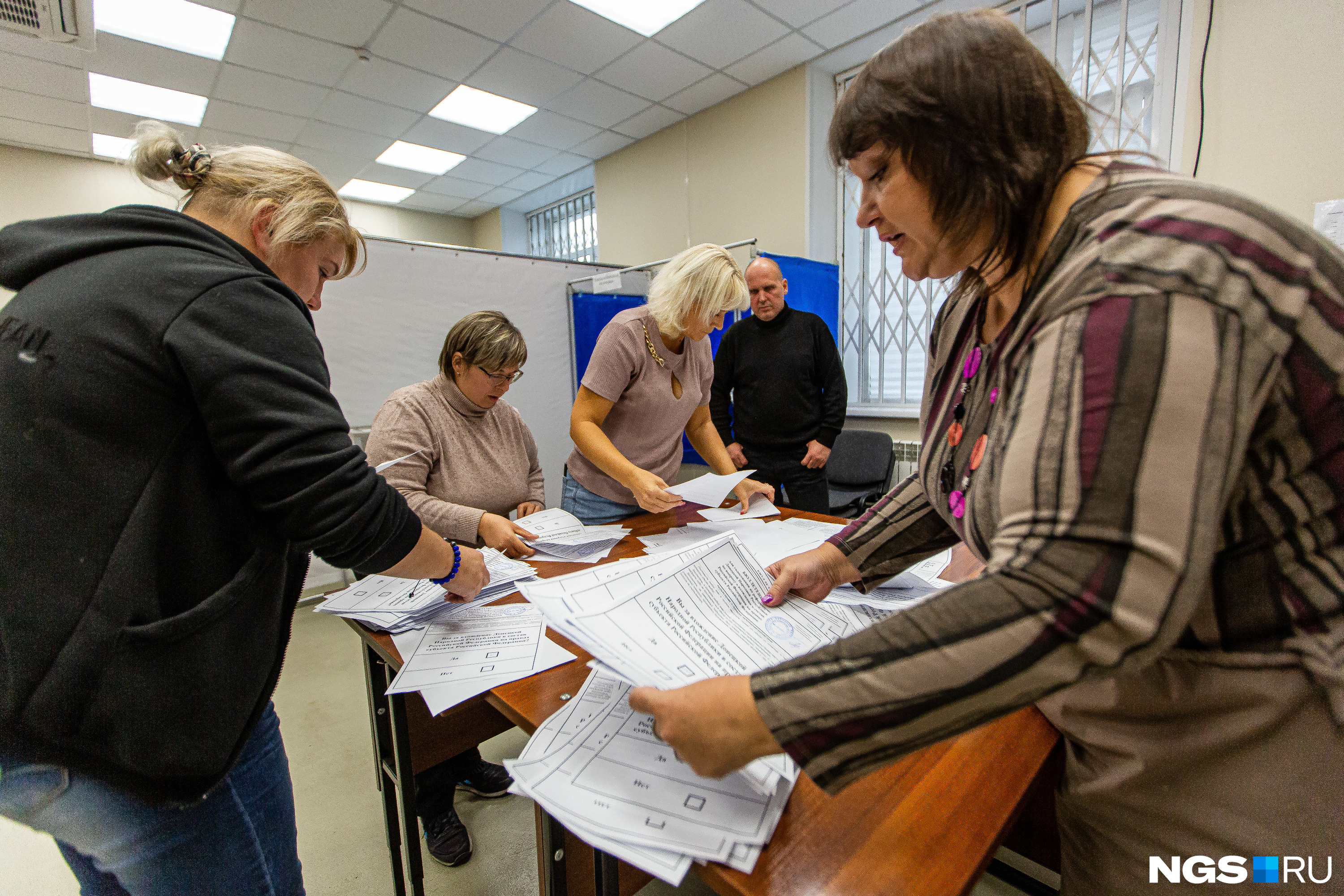 Как в Новосибирске считали голоса с референдума — фото с участка