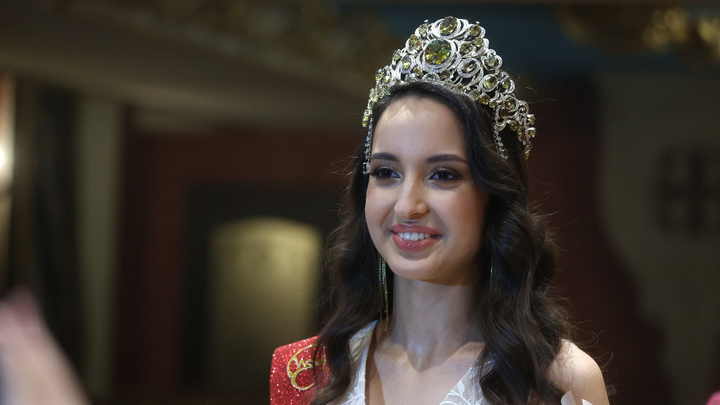 В Екатеринбурге выбрали новую королеву красоты. Что мы о ней знаем?
