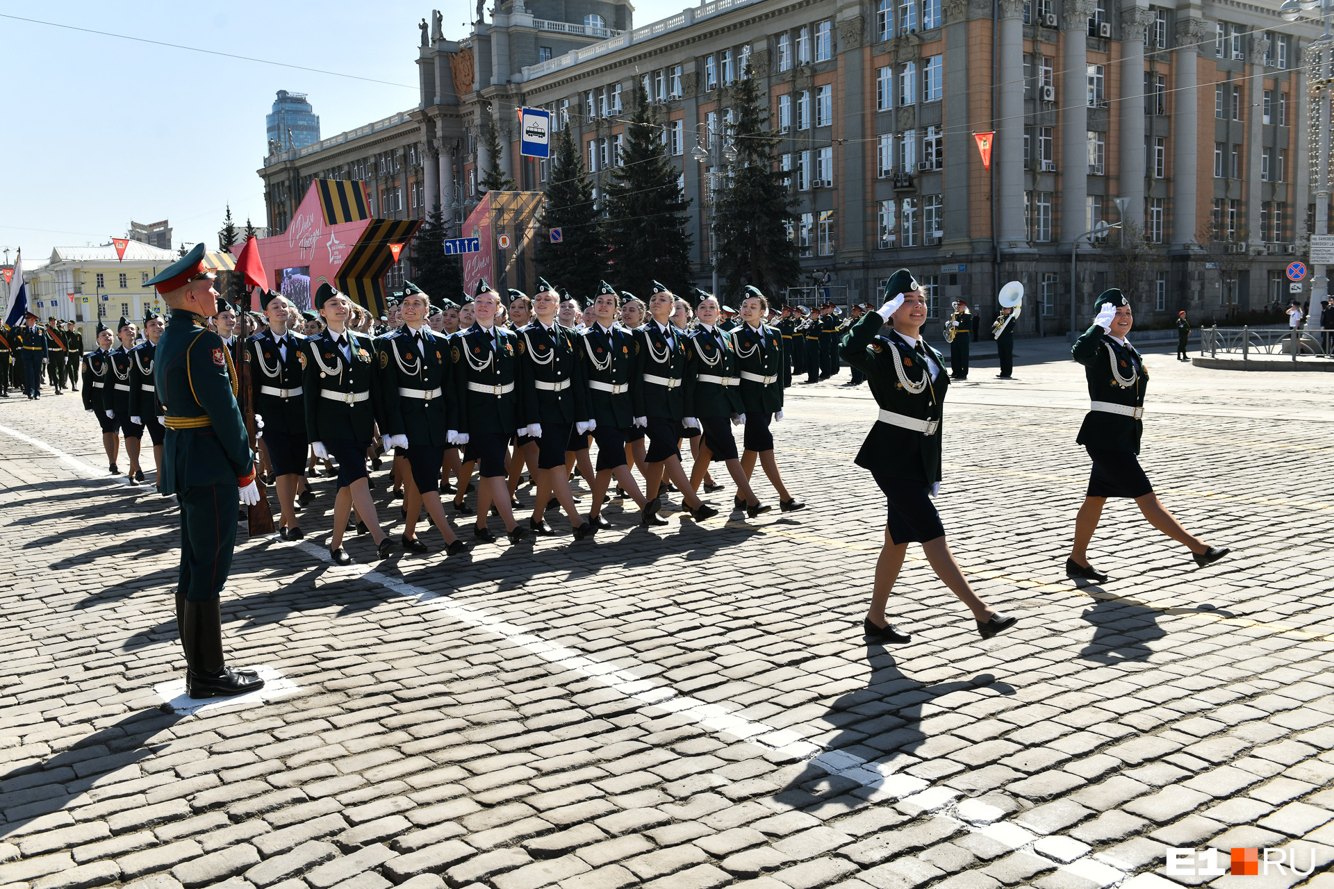 Площадь 1905 года Екатеринбург парад Победы. Военный парад в Екатеринбурге 9 мая 2021. Парад фото. Парад 9 мая Екатеринбург.