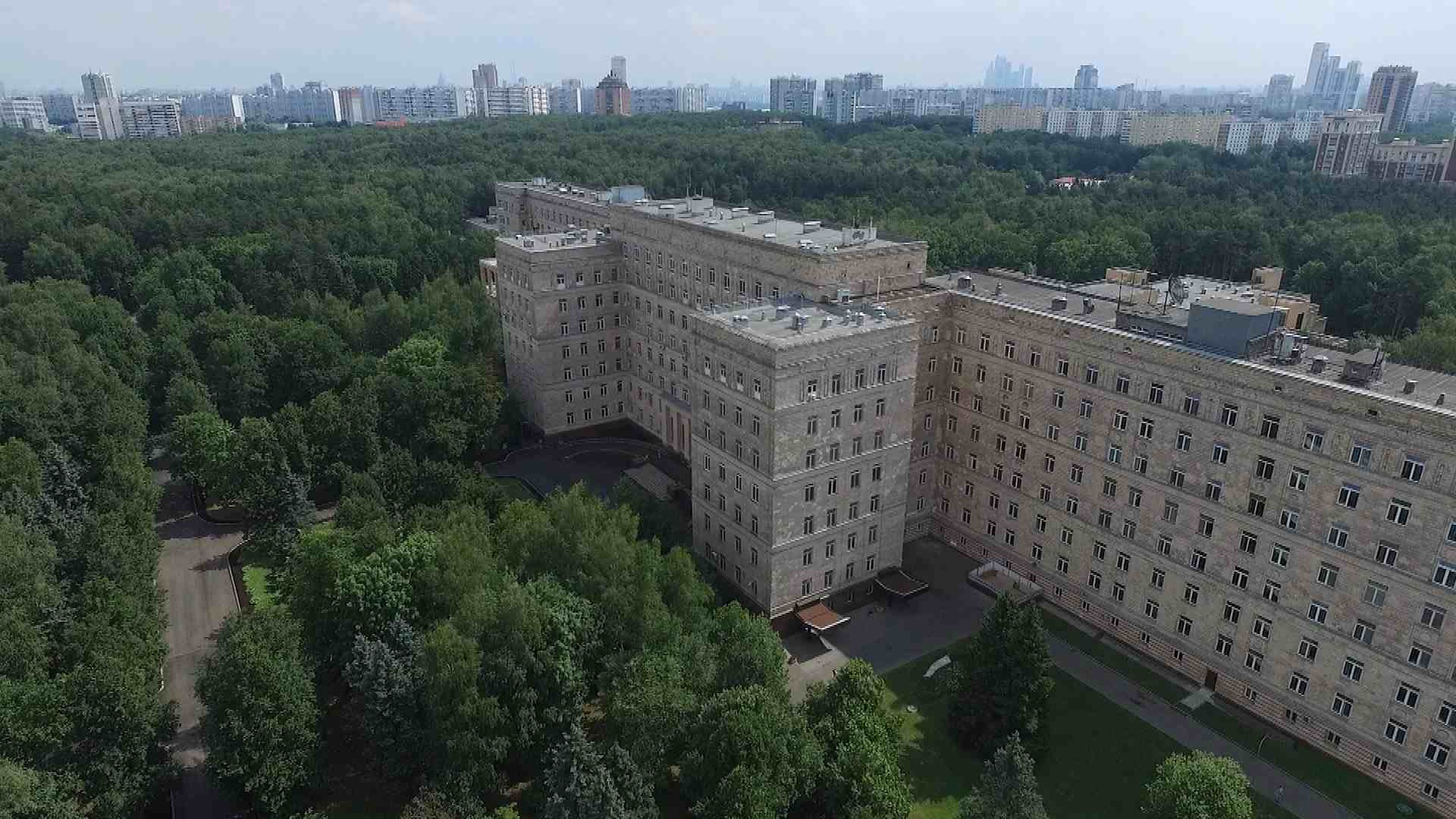 Так выглядит главный корпус больницы, где лечился Владимир Жириновский