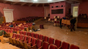 Сняли кресла, увезли реквизит: Курганский областной театр драмы закрыт — <nobr class="_">10 фото</nobr> до ремонта