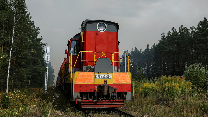 Грузовой поезд загорелся на станции в Нижегородской области