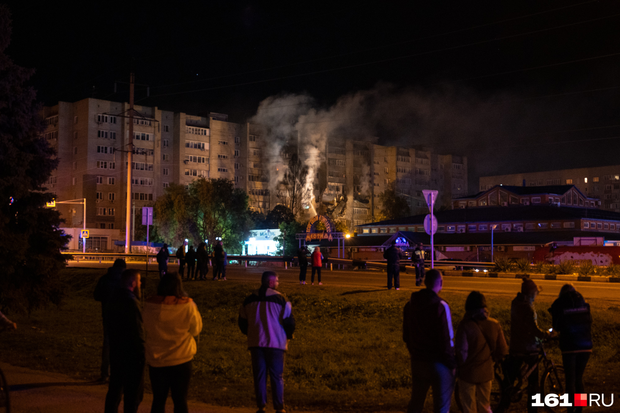 Сначала думали, что бомбят». Репортаж из Ейска, где военный самолет рухнул  на девятиэтажку | 18.10.2022 | Санкт-Петербург - БезФормата