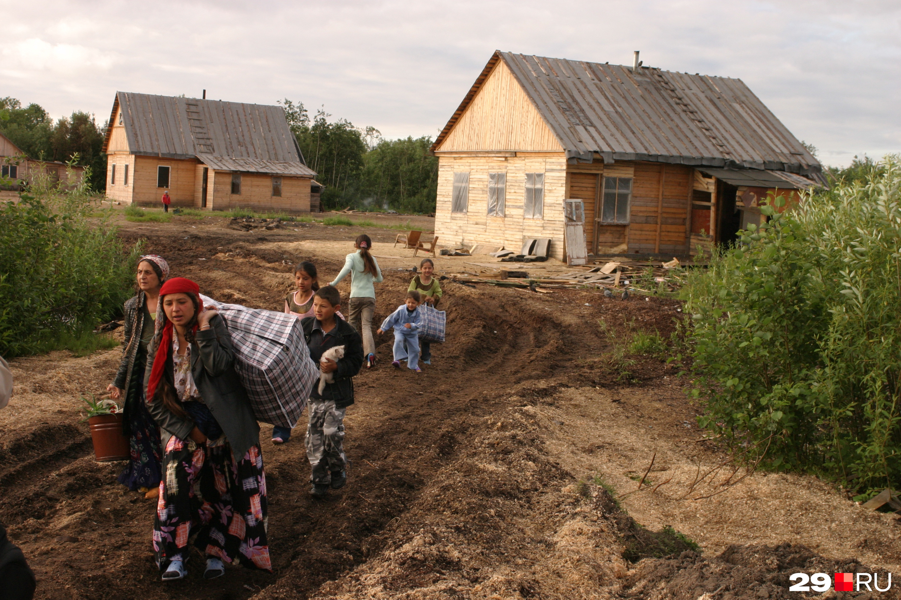 Архангелогородцы боялись, что цыгане могут что-то украсть в их доме, во дворе, что они могут как-то навредить их детям