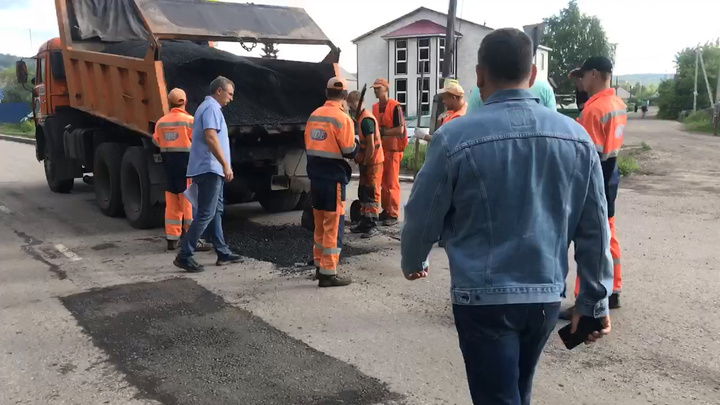 «Штраф и общественное порицание»: мэр Новокузнецка раскрыл некачественный ремонт городских дорог