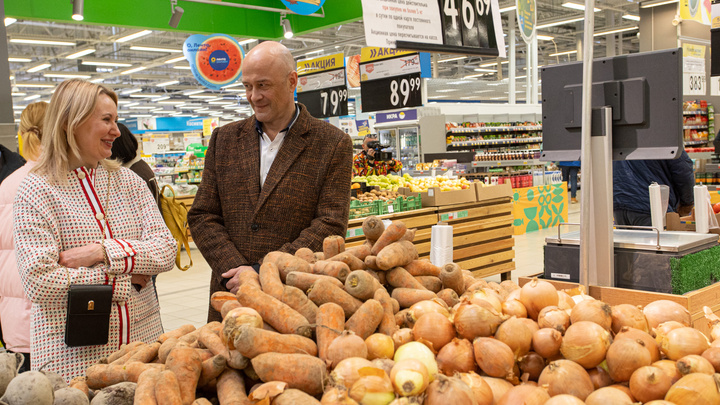 «Бабушкам всегда дорого»: чиновники изучили цены в магазинах Челябинска и (не) ответили на претензии покупателей
