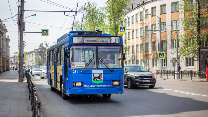Автобус и троллейбус столкнулись в Иркутске
