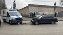 Полицейский автозак врезался в иномарку в центре Ростова