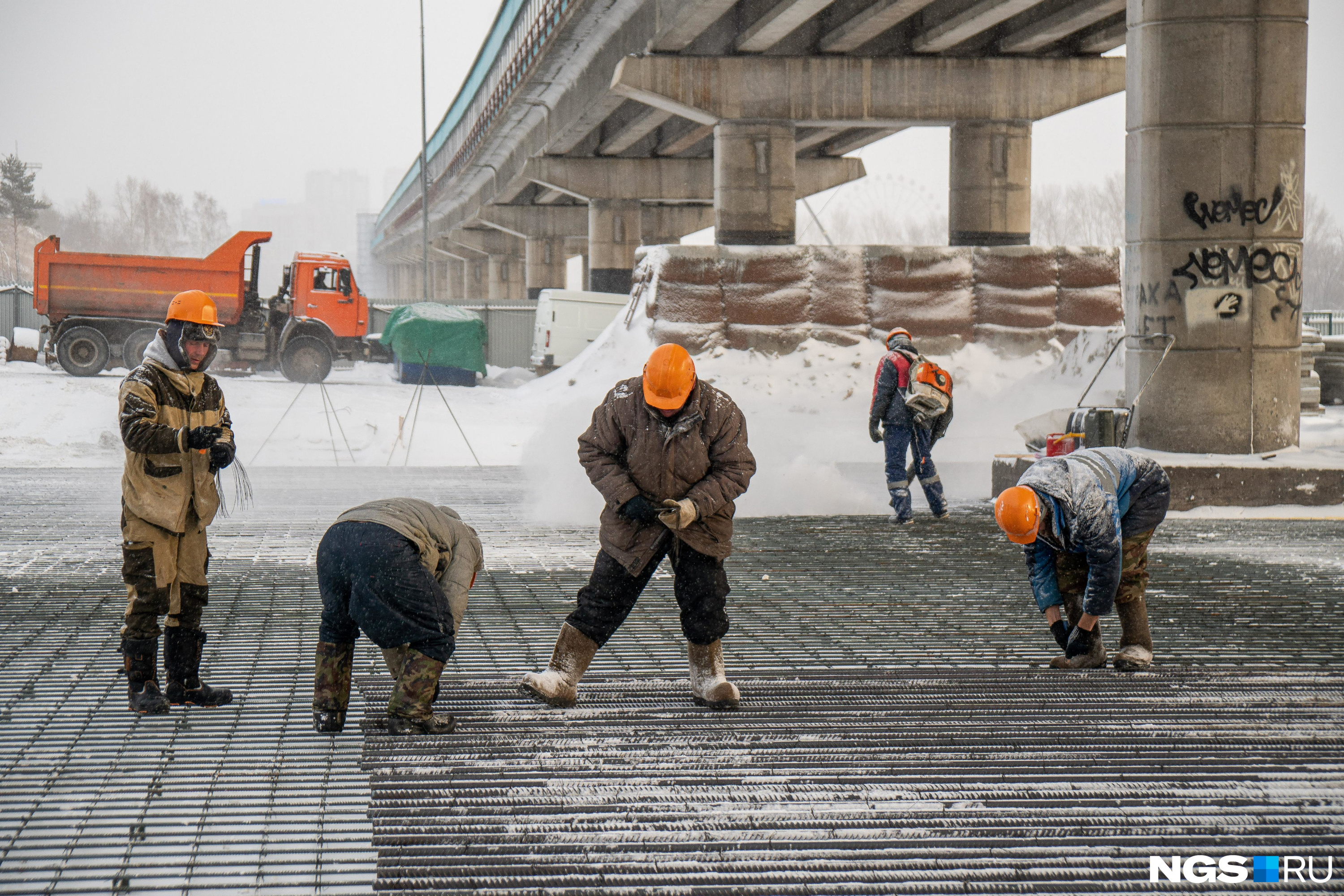 Строить мосты изо льда