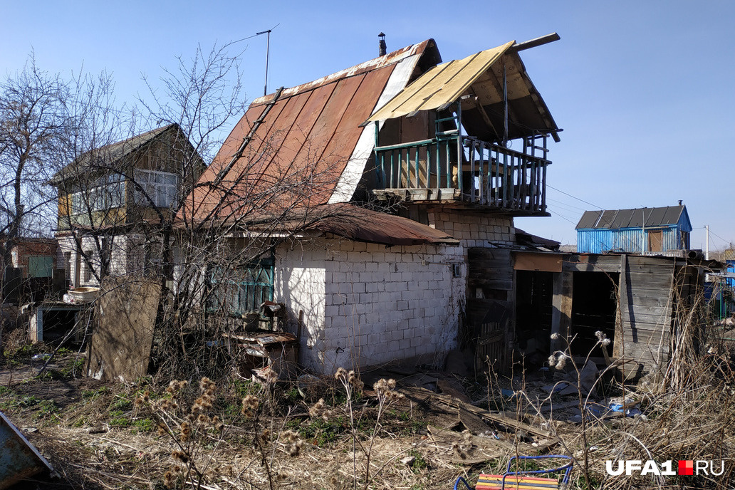 Садовый домик погибшей семьи