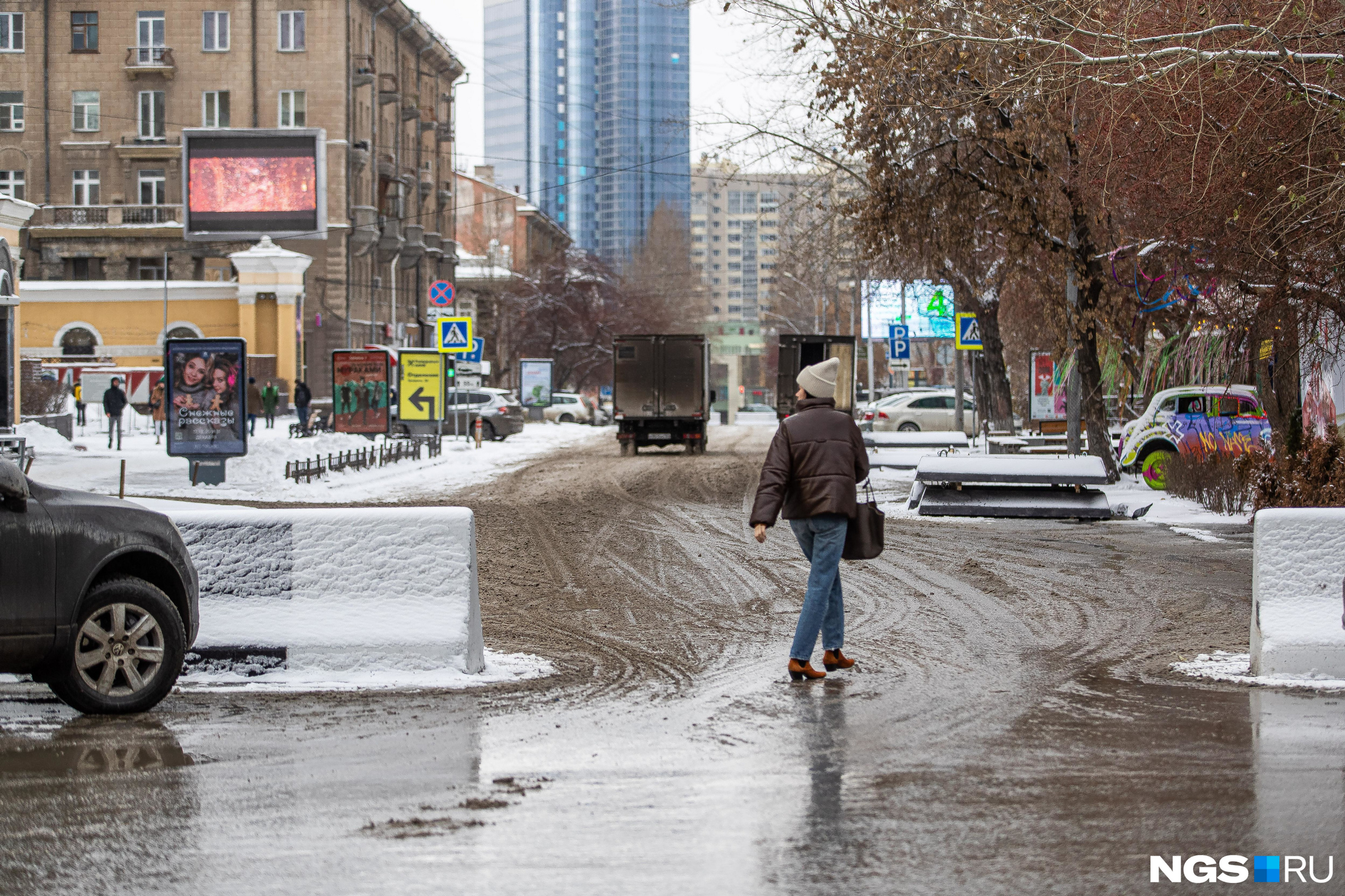 Пешеходы не всегда понимают, что происходит Пешеходы не всегда понимают, что происходит