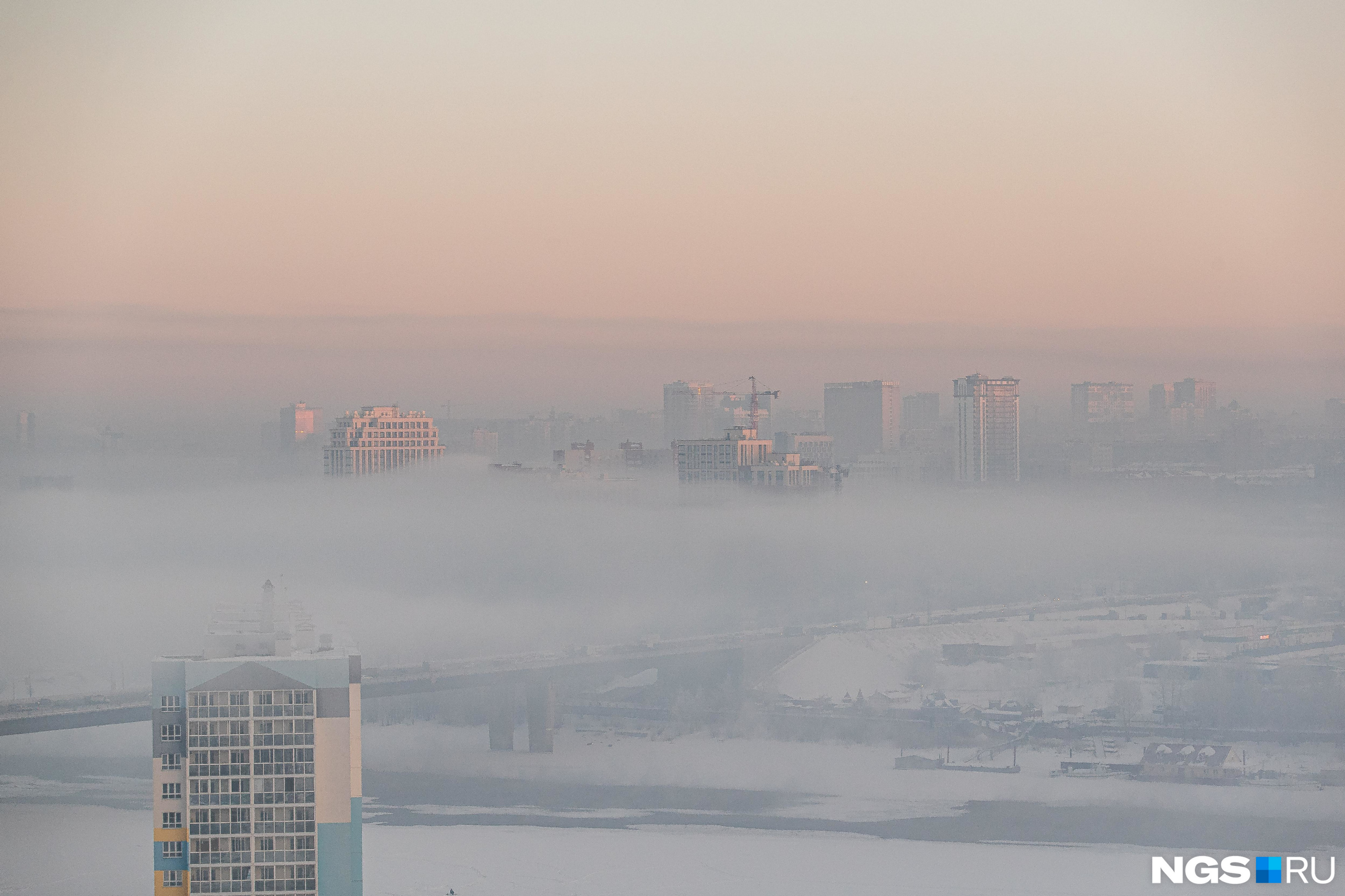 По данным ФГБУ «Западно-Сибирское УГМС», загрязнение воздуха отмечают в Дзержинском, Заельцовском, Калининском и Советском районах