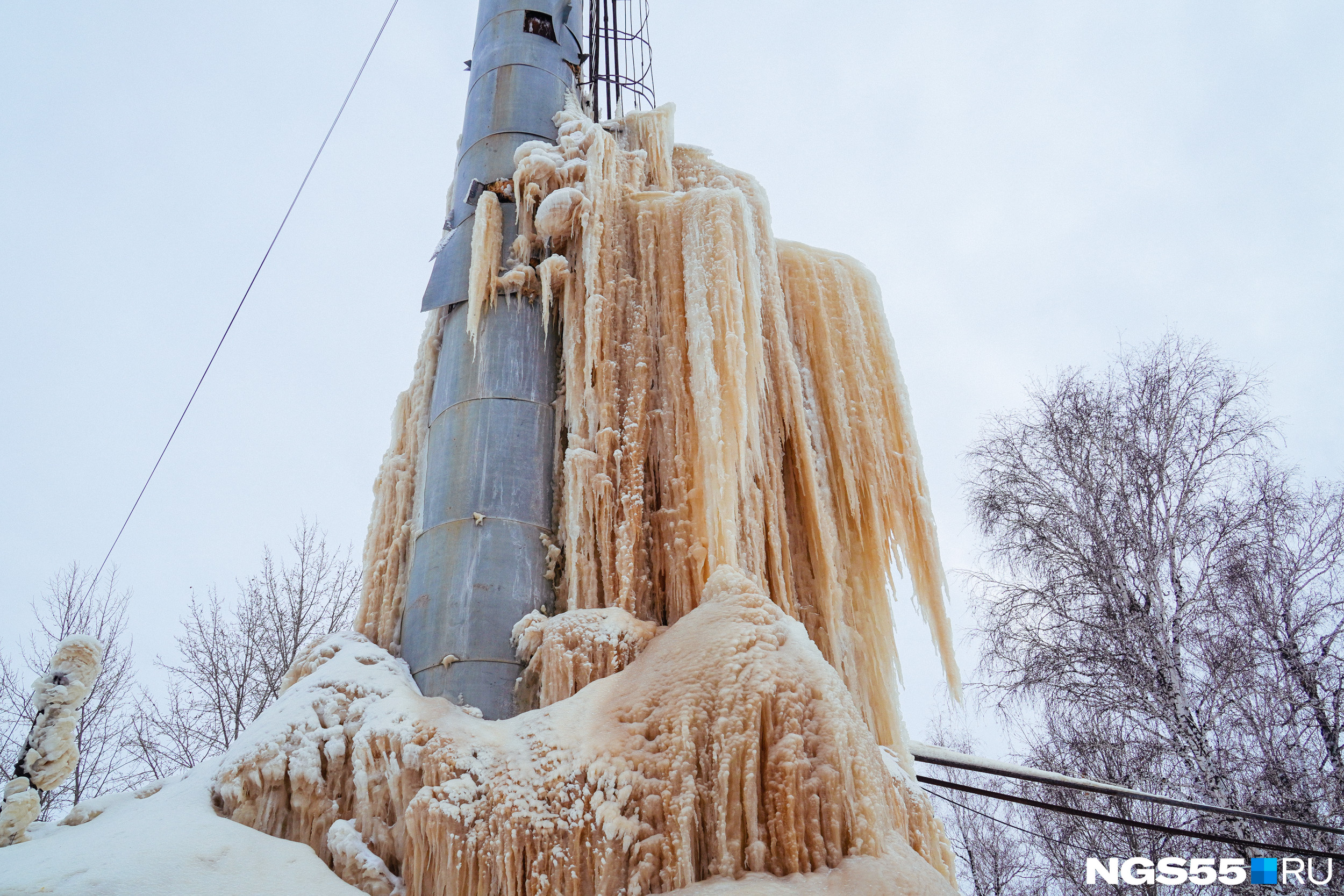 Замерзшая водонапорная башня