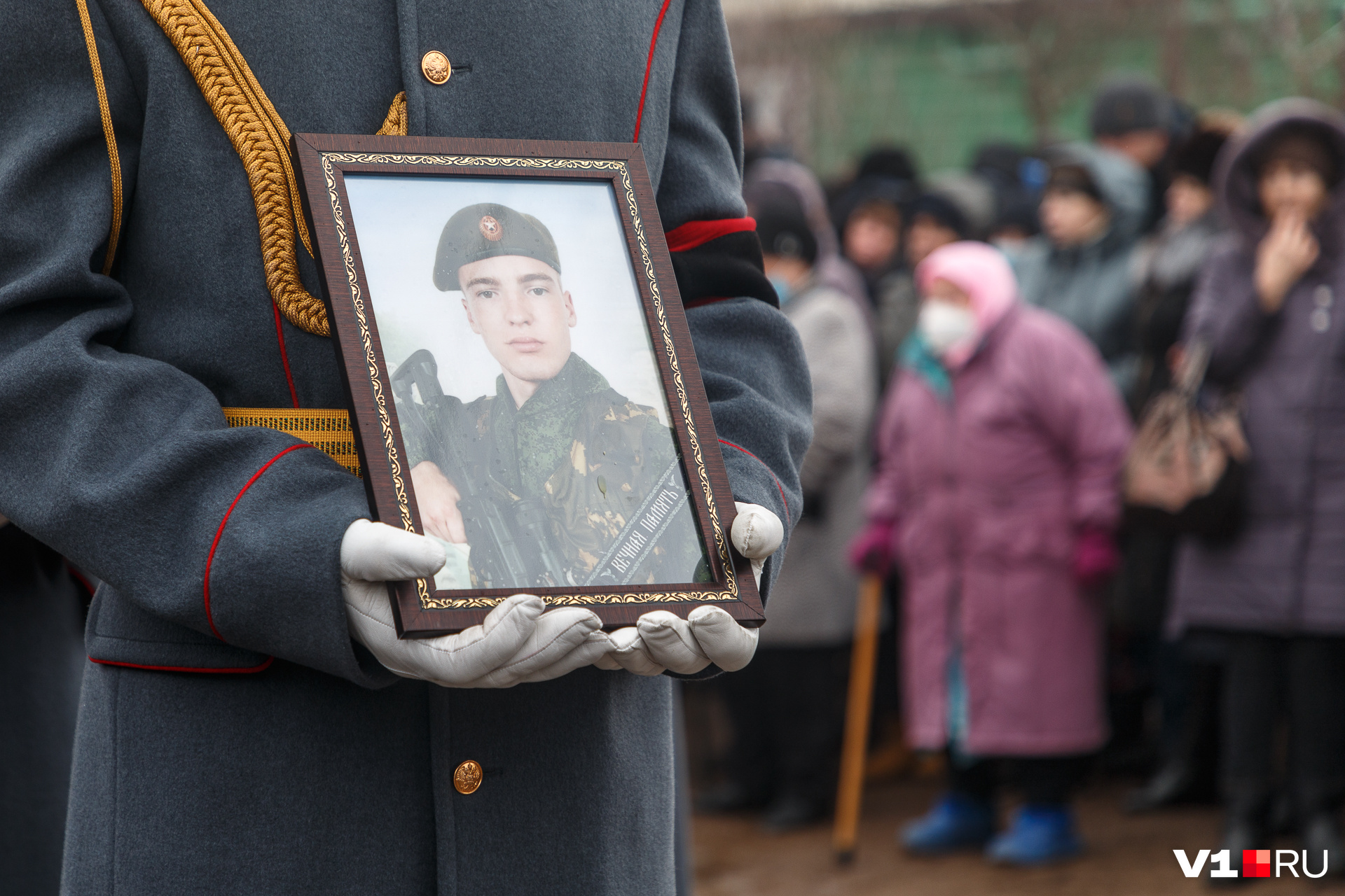 Прощание с воином. Похороны погибших в Луганске. В Луганске простились с погибшими.