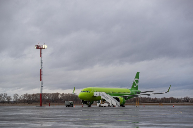 Три авиарейса из Москвы в Новосибирск задерживаются из-за гололеда в столице