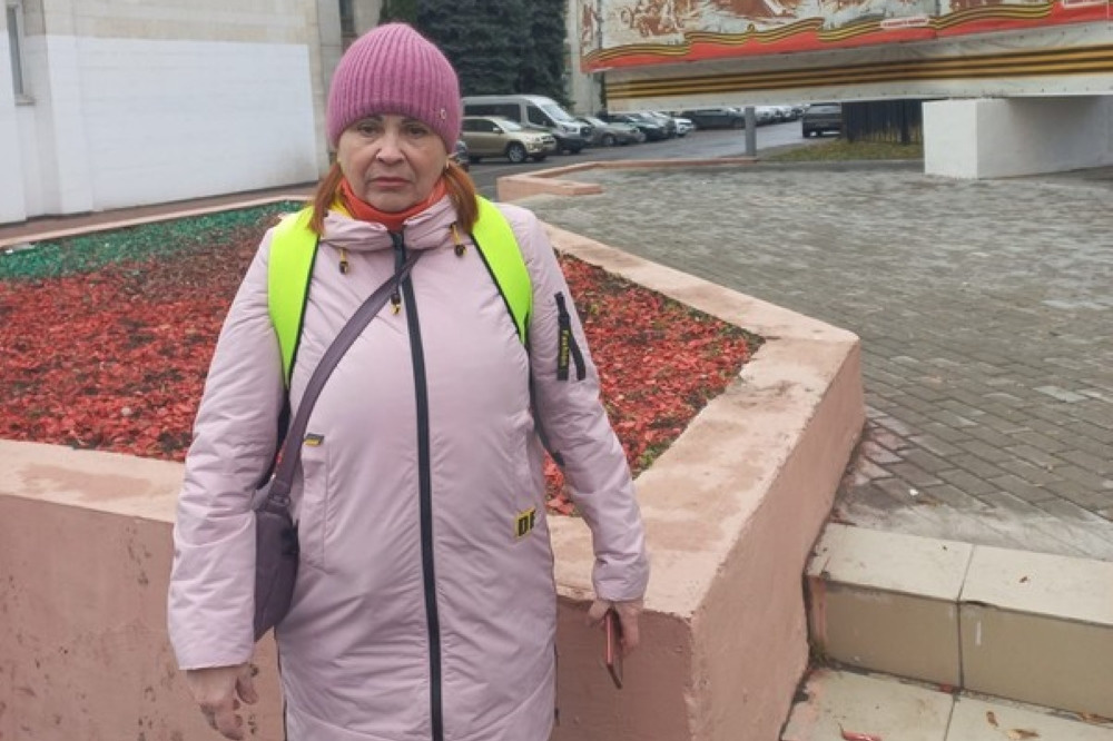 Называла сынулей: мама отдала ребенка няне на 7 лет и интересовалась им только через СМС. А потом решила забрать