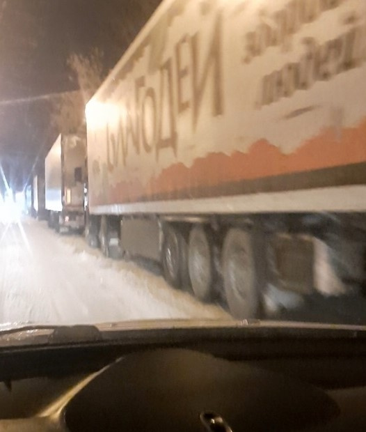 Фуры мешают Фуры мешают