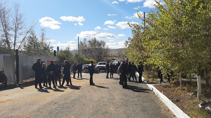 Толпы мужчин собрались у районных военкоматов Забайкалья