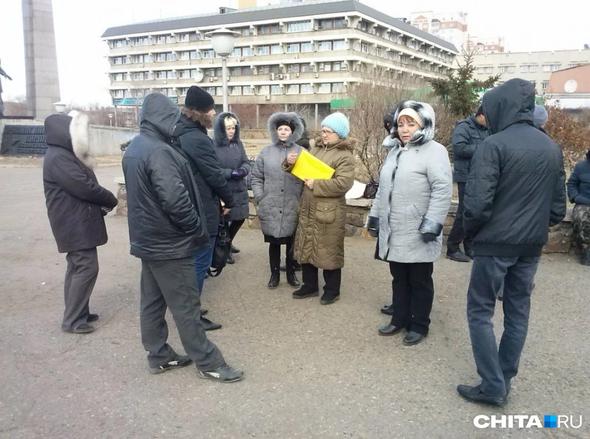 Люди не выдержали и разошлись из-за отсутствия реакции властей Люди не выдержали и разошлись из-за отсутствия реакции властей