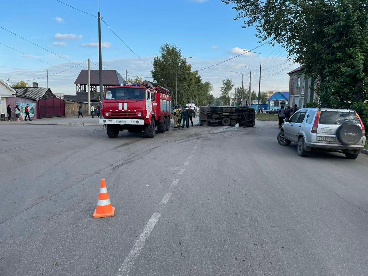 зил 5301 ме бортовой. грузовик черемхово. штабель угля в черемхово на шадринке. исузу 3т фургон 6м. черемхово транспортные компании.